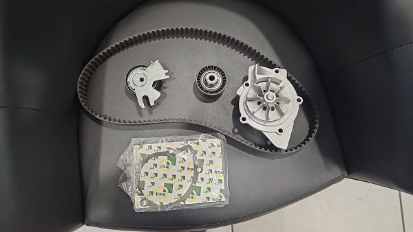 Kit de Distribution avec Pompe à Eau 2.0 hdi 138 ch psa