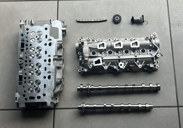 CULASSE COMPLETE NEUVE AVEC KIT CHAINE 8MM COMPLET 1.5 BLUE HDI